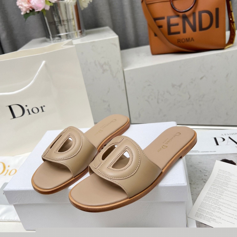 Ce**e slippers